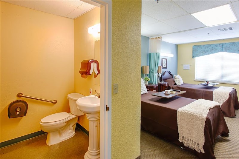 ASHFORD GARDENS nursing home in HOUSTON, TX - Photo 5 of 10