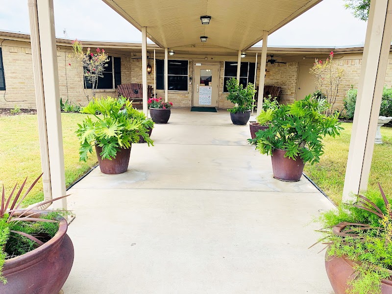 DEVINE HEALTH & REHABILITATION nursing home in DEVINE, TX - Photo 4 of 10