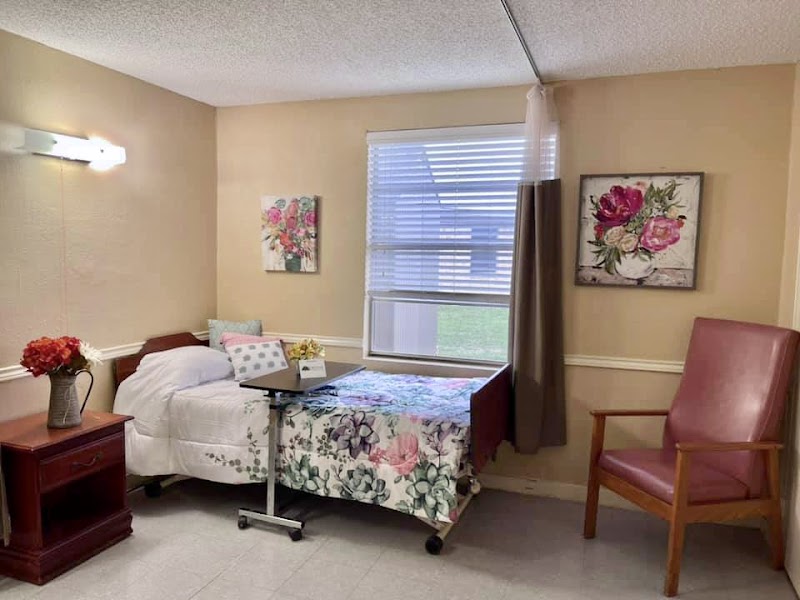 DEVINE HEALTH & REHABILITATION nursing home in DEVINE, TX - Photo 5 of 10