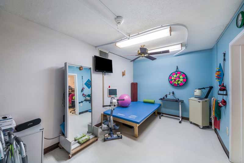 PLEASANTON NORTH NURSING AND REHABILITATION nursing home in PLEASANTON, TX - Photo 4 of 5