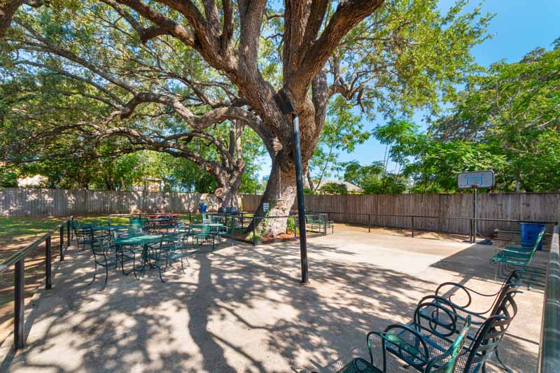 PLEASANTON NORTH NURSING AND REHABILITATION nursing home in PLEASANTON, TX - Photo 5 of 5