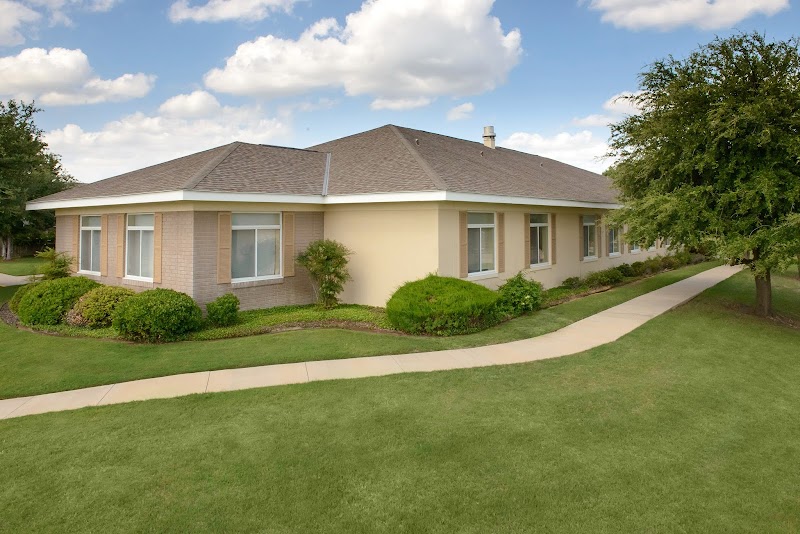 GARDEN TERRACE ALZHEIMER'S CENTER OF EXCELLENCE nursing home in FORT WORTH, TX - Photo 2 of 5