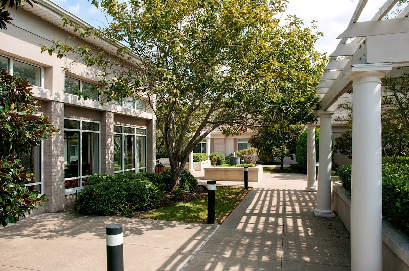 GARDEN TERRACE ALZHEIMER'S CENTER OF EXCELLENCE nursing home in HOUSTON, TX - Photo 2 of 10