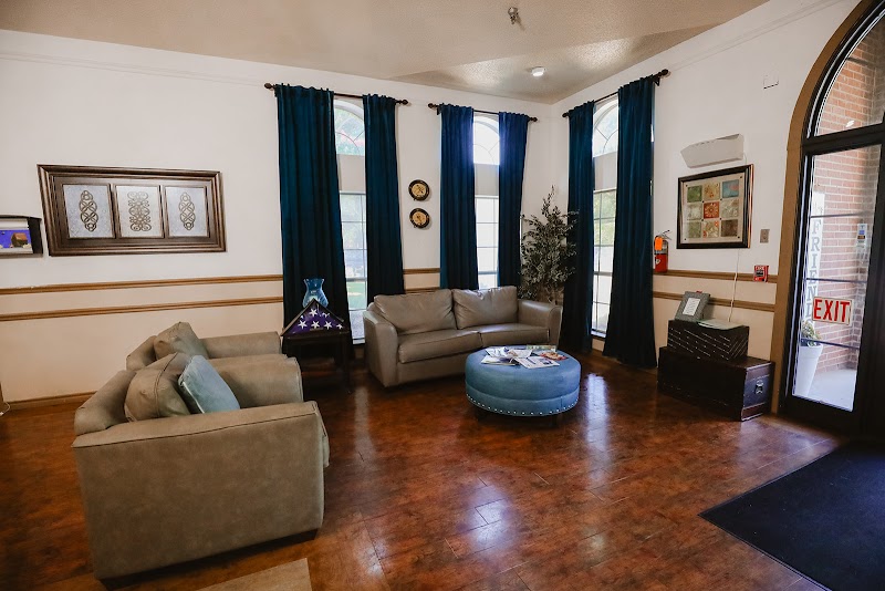 CROSS TIMBERS REHABILITATION AND HEALTHCARE CENTER nursing home in FLOWER MOUND, TX - Photo 4 of 5