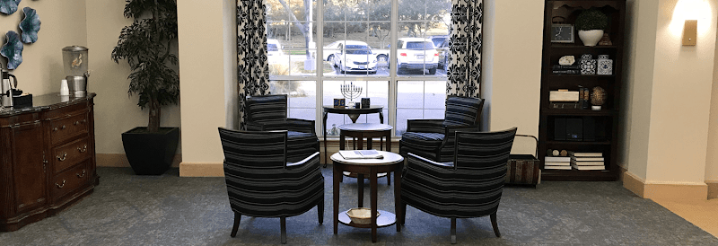 SIGNATURE POINTE nursing home in DALLAS, TX - Photo 2 of 5