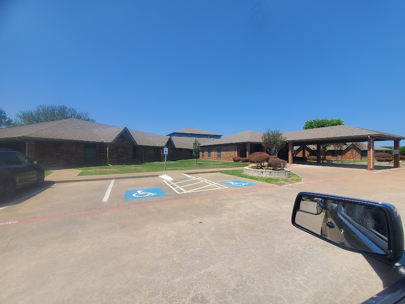 WINDSOR REHABILITATION AND HEALTHCARE nursing home in TERRELL, TX - Photo 2 of 10