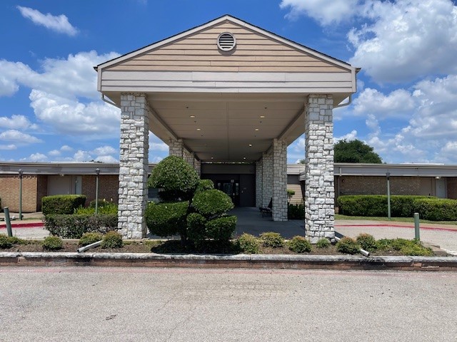 BELTLINE HEALTHCARE CENTER nursing home in GARLAND, TX - Photo 3 of 5