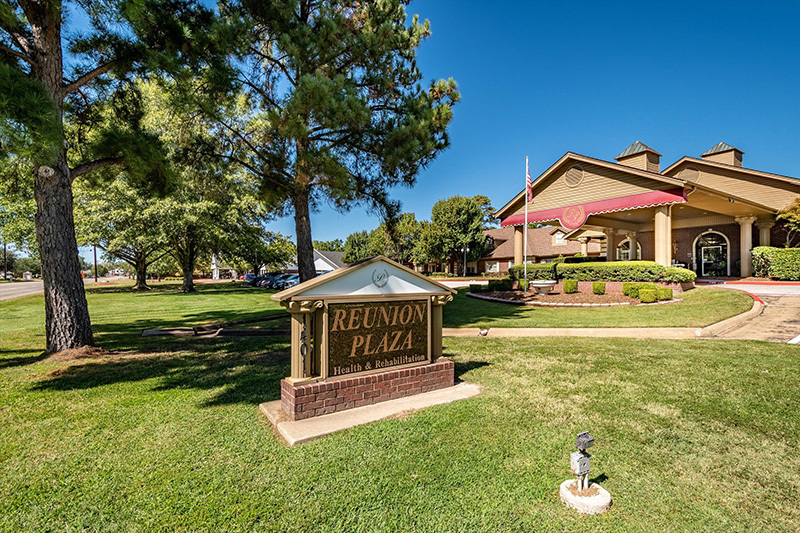 REUNION PLAZA HEALTHCARE & REHABILITATION nursing home in TYLER, TX - Photo 3 of 10