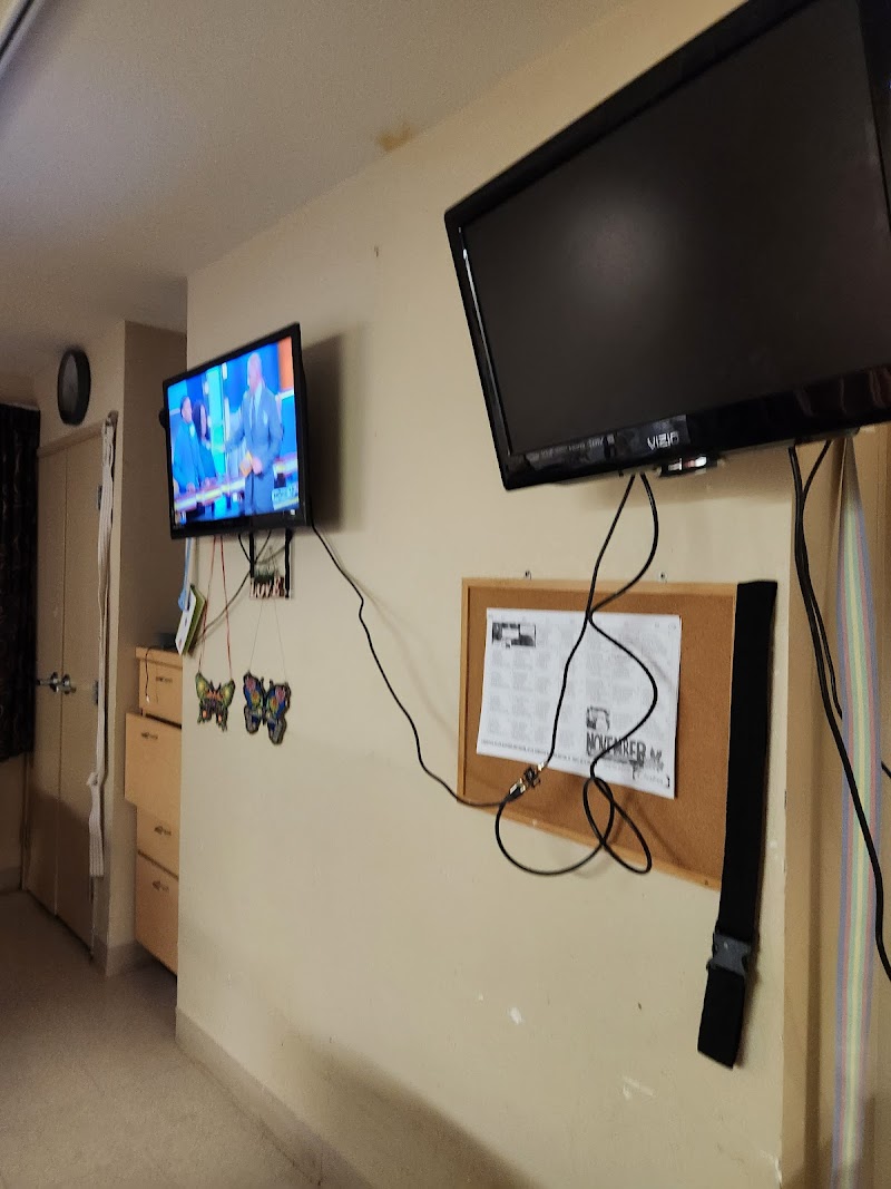 ARBROOK PLAZA nursing home in ARLINGTON, TX - Photo 2 of 5