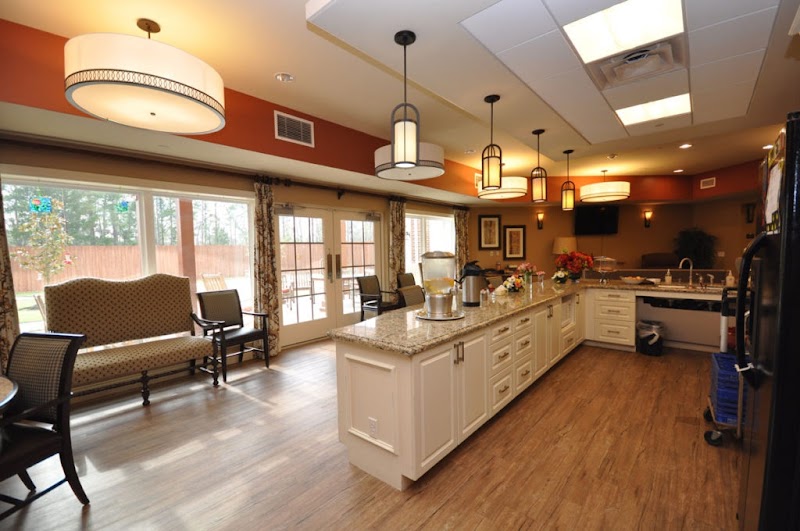 MRC CREEKSIDE nursing home in HUNTSVILLE, TX - Photo 4 of 10