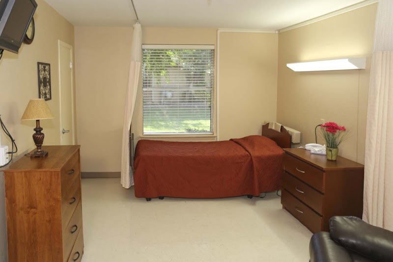 CARROLLTON HEALTH AND REHABILITATION CENTER nursing home in CARROLLTON, TX - Photo 4 of 5