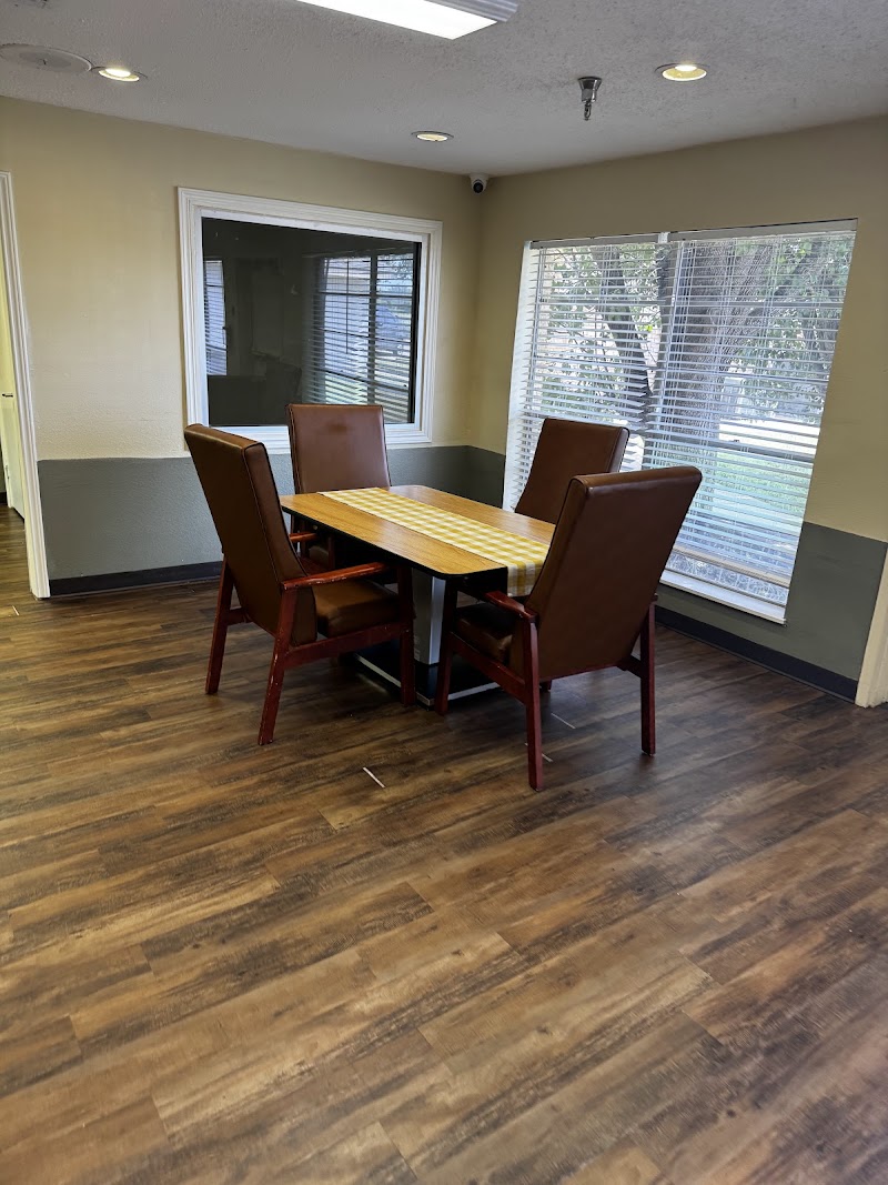 COLUMBUS OAKS HEALTHCARE COMMUNITY nursing home in COLUMBUS, TX - Photo 3 of 10