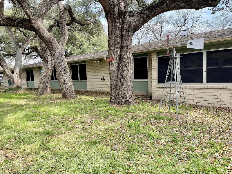 SHADY OAK NURSING AND REHABILITATION nursing home in MOULTON, TX - Photo 3 of 10