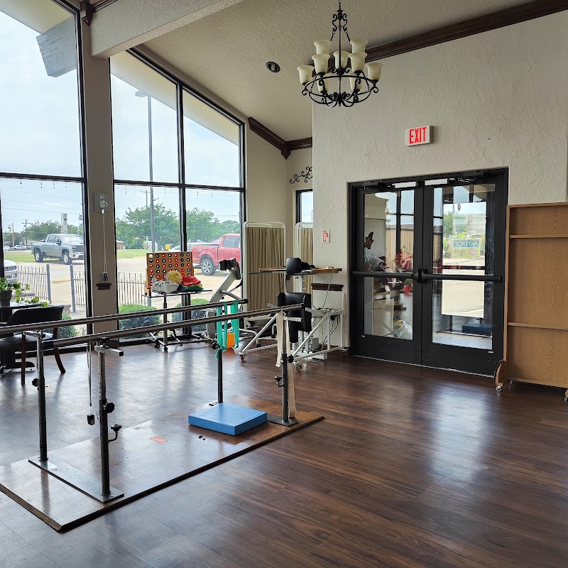 Town Hall Estates nursing home in Hillsboro, TX - Photo 2 of 5