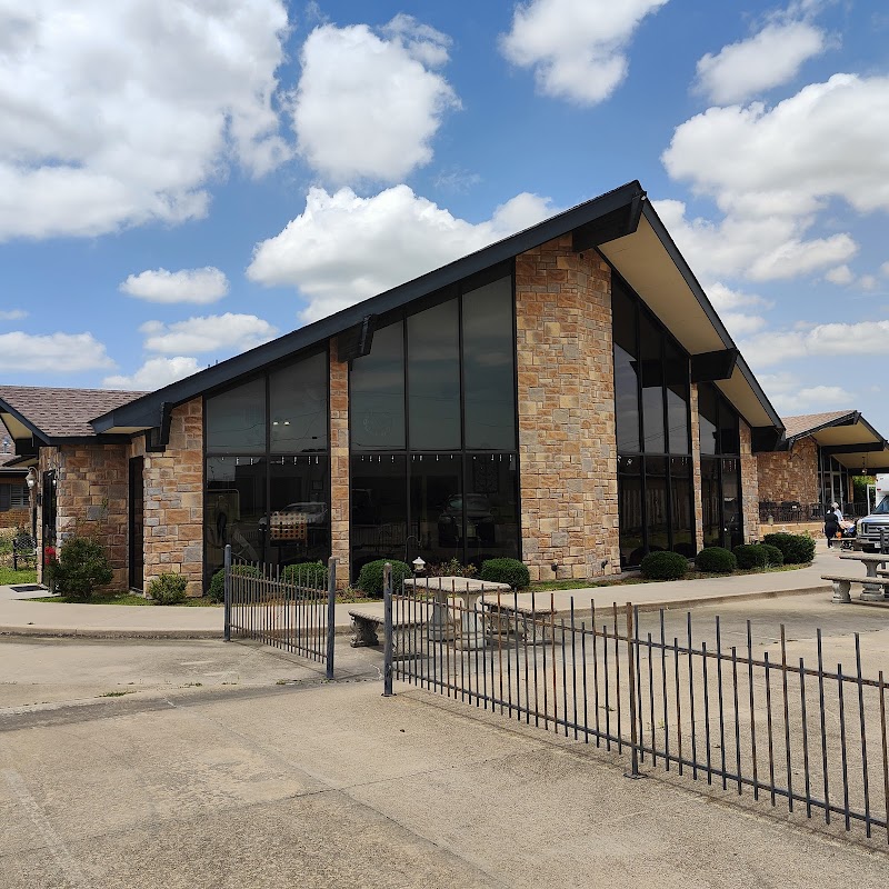 Town Hall Estates nursing home in Hillsboro, TX - Photo 3 of 5