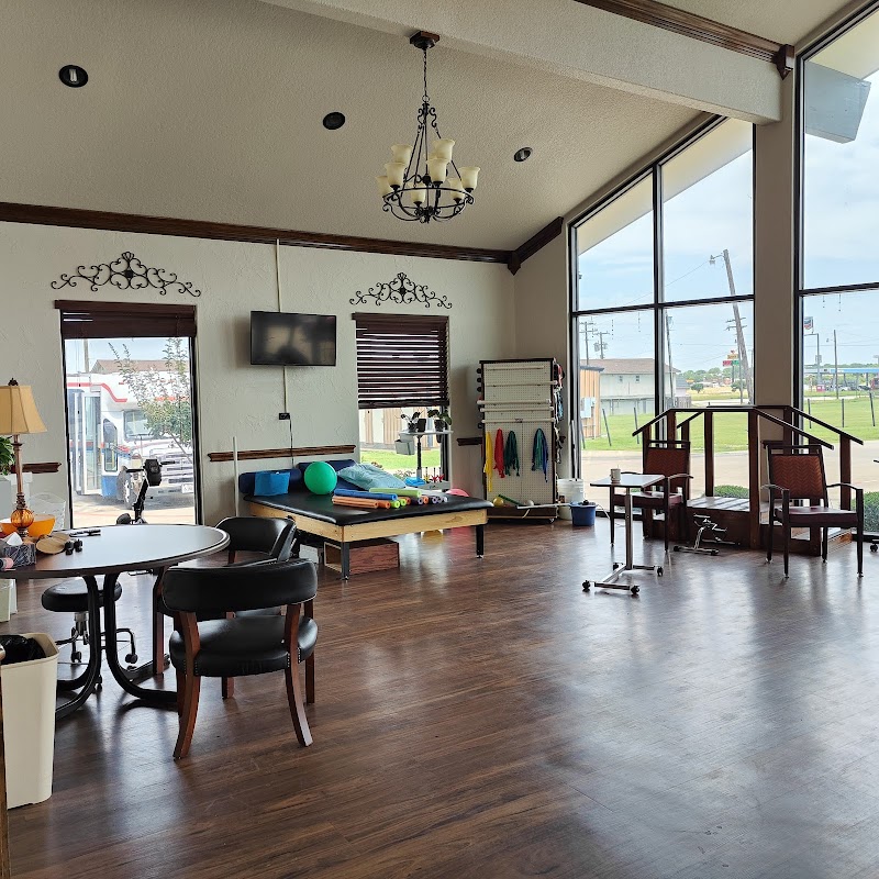 Town Hall Estates nursing home in Hillsboro, TX - Photo 5 of 5