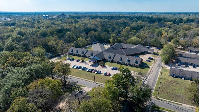 LEGEND HEALTHCARE AND REHABILITATION - PARIS nursing home in PARIS, TX - Photo 2 of 5