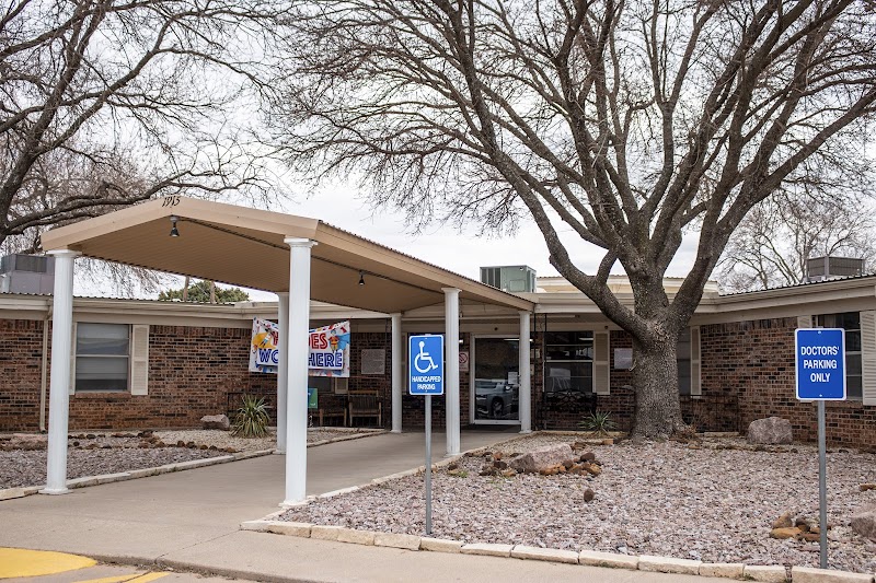 Cedar Manor Nursing and Rehabilitation Center nursing home in San Angelo, TX - Photo 3 of 10