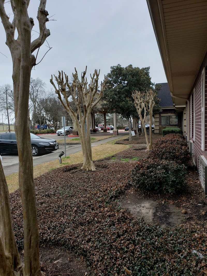 Park Manor of Quail Valley nursing home in Missouri City, TX - Photo 2 of 5