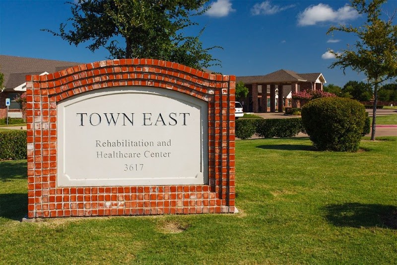 TOWN EAST REHABILITATION AND HEALTHCARE CENTER nursing home in MESQUITE, TX - Photo 3 of 10