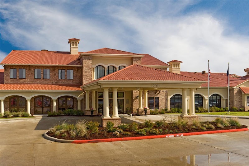 THE COLONNADES AT REFLECTION BAY nursing home in PEARLAND, TX - Photo 2 of 5