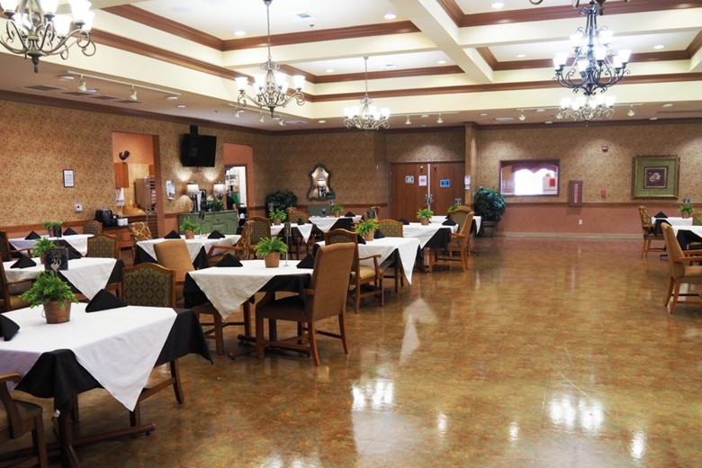 Willow Creek Lodge nursing home in Tomball, TX - Photo 3 of 10