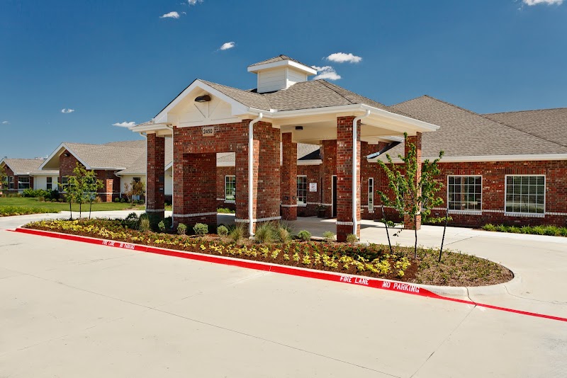 Lakewest Rehabilitation and Skilled Care nursing home in Dallas, TX - Photo 2 of 5