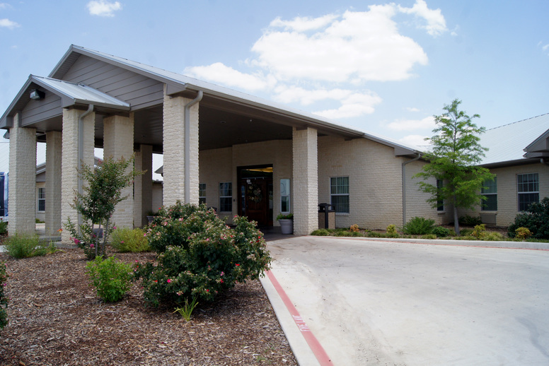 PECAN BAYOU NURSING AND REHABILITATION nursing home in BROWNWOOD, TX - Photo 2 of 10