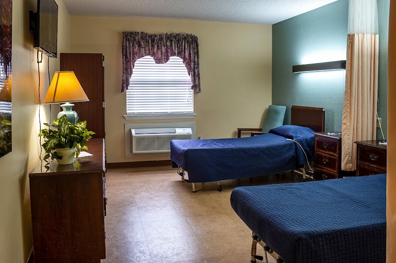 OAK VILLAGE HEALTHCARE nursing home in LAKE JACKSON, TX - Photo 3 of 10