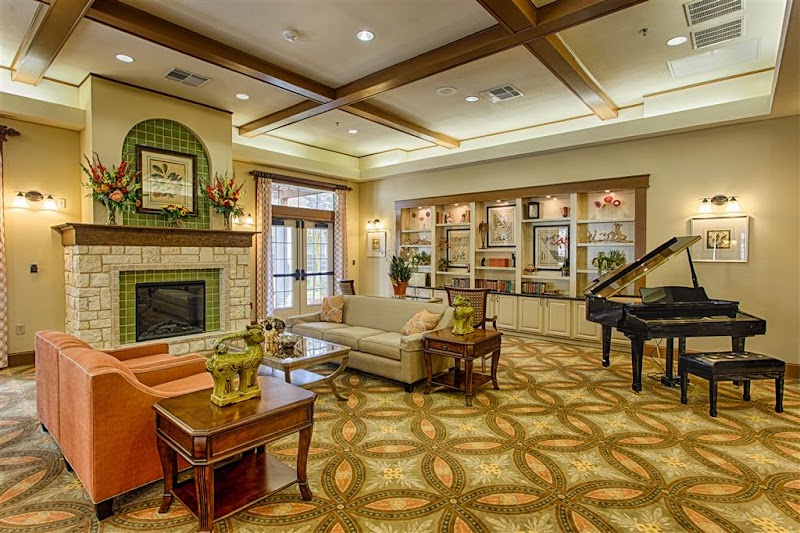 HOLLYMEAD nursing home in FLOWER MOUND, TX - Photo 2 of 10