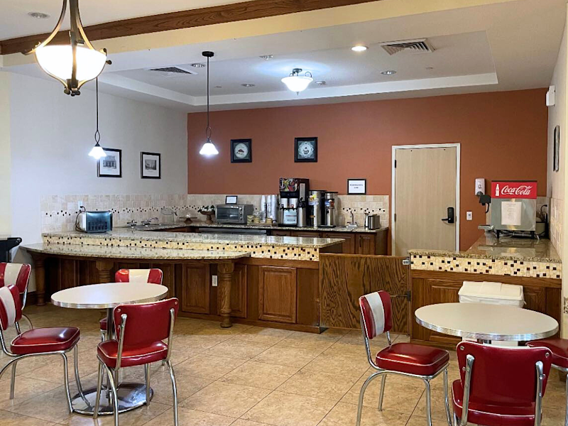 TWIN PINES NORTH NURSING AND REHABILITATION CENTER nursing home in VICTORIA, TX - Photo 3 of 5