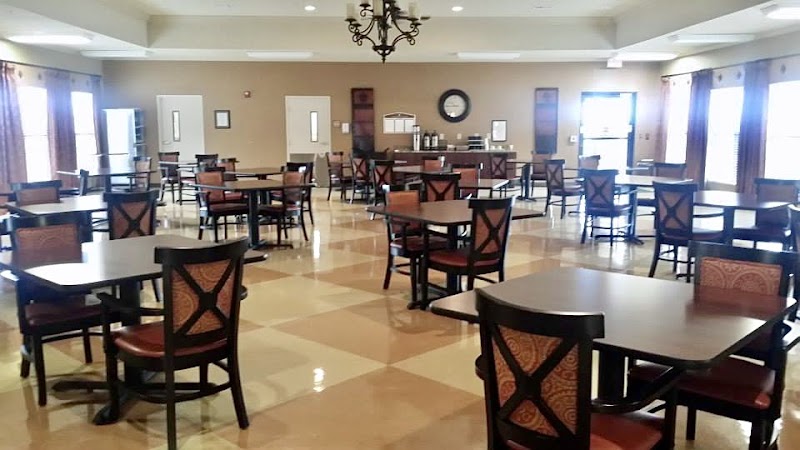 ST GILES NURSING AND REHABILITATION CENTER nursing home in EL PASO, TX - Photo 4 of 5