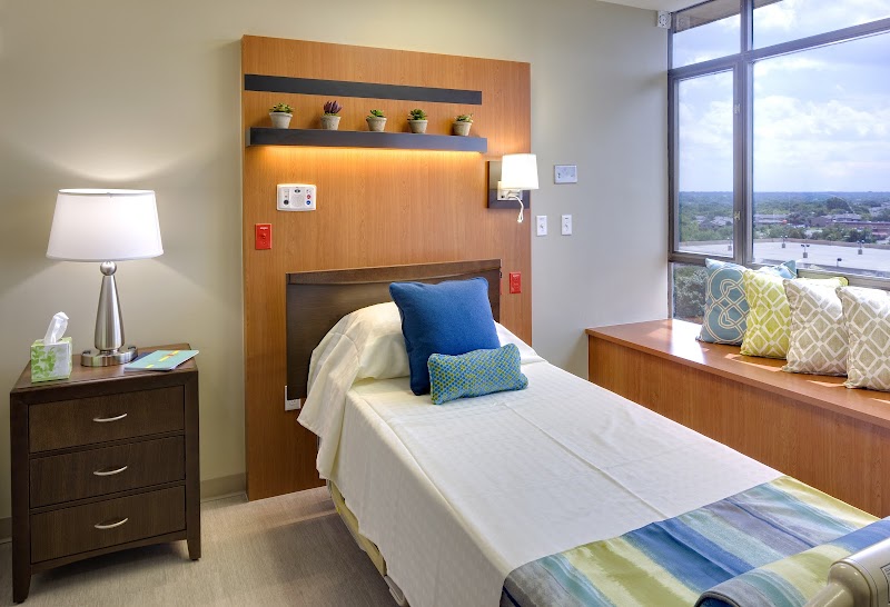 PURE HEALTH TRANSITIONAL CARE AT TEXAS HEALTH PRES nursing home in DALLAS, TX - Photo 2 of 10