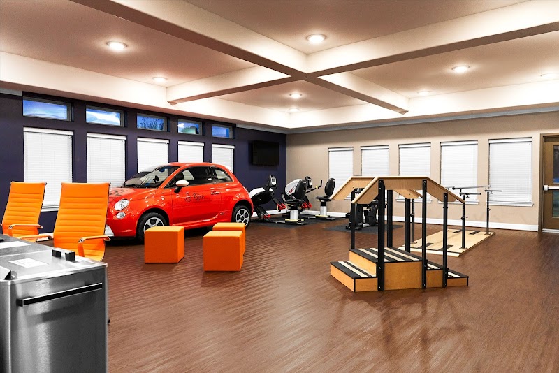 Le Reve Rehabilitation & Memory Care nursing home in Dallas, TX - Photo 4 of 5